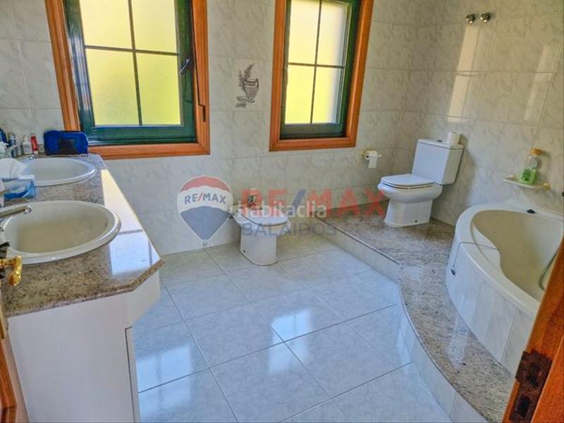 Foto 4421e51a-edbf-432e-a3ef-387af0ff9452. Chalet exclusivo chalet con vistas al mar en Moaña
