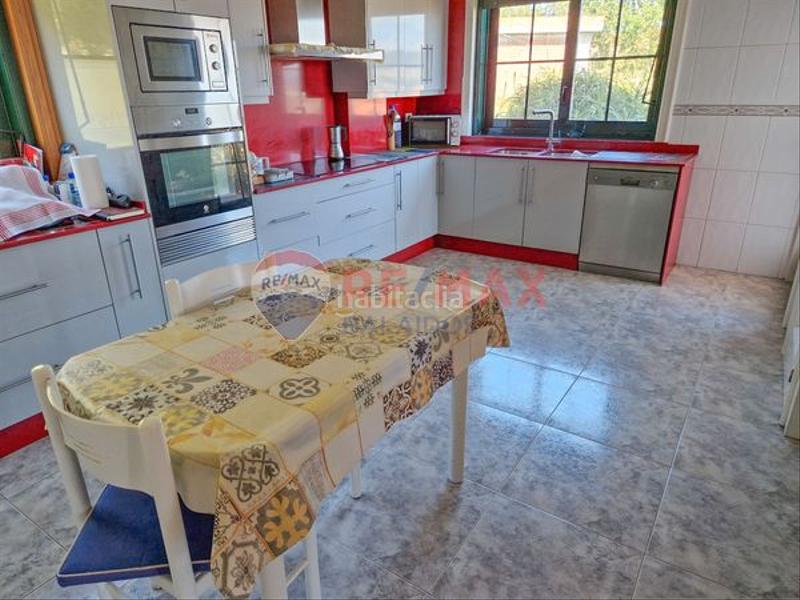 Foto fb04a355-9fc8-42ab-bc7c-3d60926c60d7. Chalet exclusivo chalet con vistas al mar en Moaña