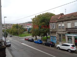 Casa  Avenida de ramón nieto. Dos casas  independientes + dos locales comerciales