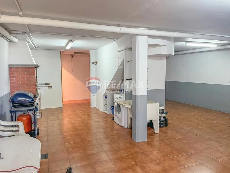 Foto ba8cd650-c243-422d-bd38-c50b8491ca4d. Casa aparellada amb calefacció aparcament a Sanxenxo pueblo Sanxenxo