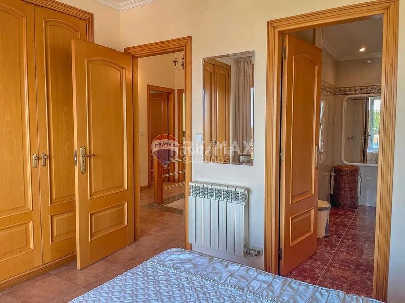 Foto 15bd91c9-f5dc-4f04-b783-ca2d85d3a444. Casa pareada en Sanxenxo pueblo Sanxenxo