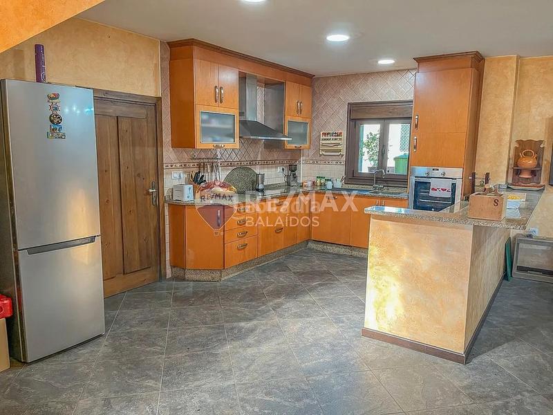 Foto b77c05b3-29d3-4e2a-aa79-dca8831ea2a0. Casa totalmente reformada con buenas calidades en Ponteareas