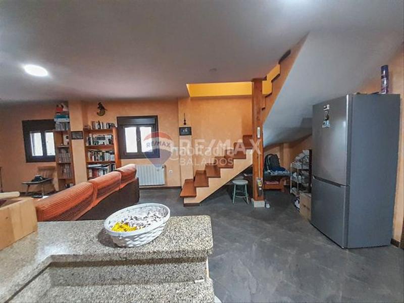 Foto b93ba61f-d170-4962-b686-a1d2c19b4e57. Casa totalmente reformada con buenas calidades en Ponteareas