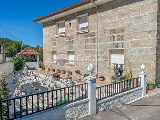 Maison à Ponteareas. Casa con ascensor ..acceso para persona con movilidad reducida