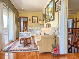 Maison à Ponteareas. Casa con ascensor ..acceso para persona con movilidad reducida