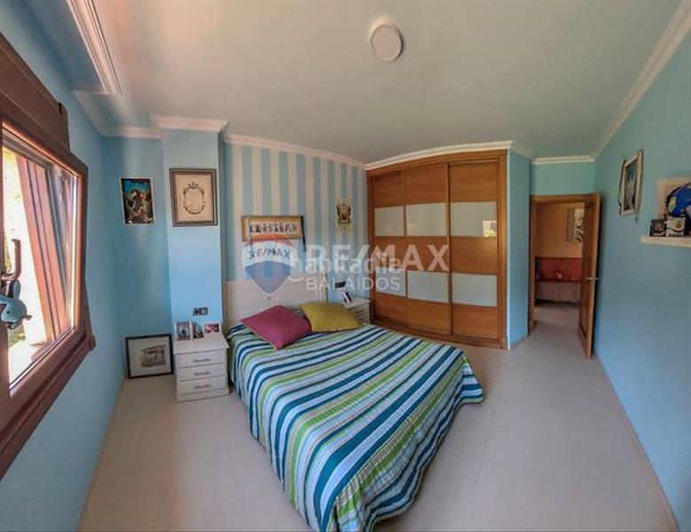 Foto a0dee1aa-fdf2-407f-bbd5-6e3d5f2be05e. Maison avec chauffage parking piscine dans Baiona