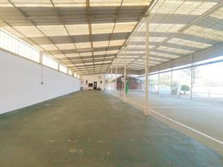 Casa en Tomiño. Casa+nave+piscina climatizada+gimnacio+jardín+pista de tenis.