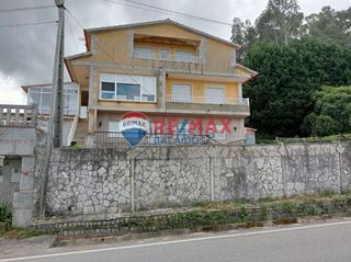 Pis  Lugar igrexa. Negociable..se escuchan ofertas