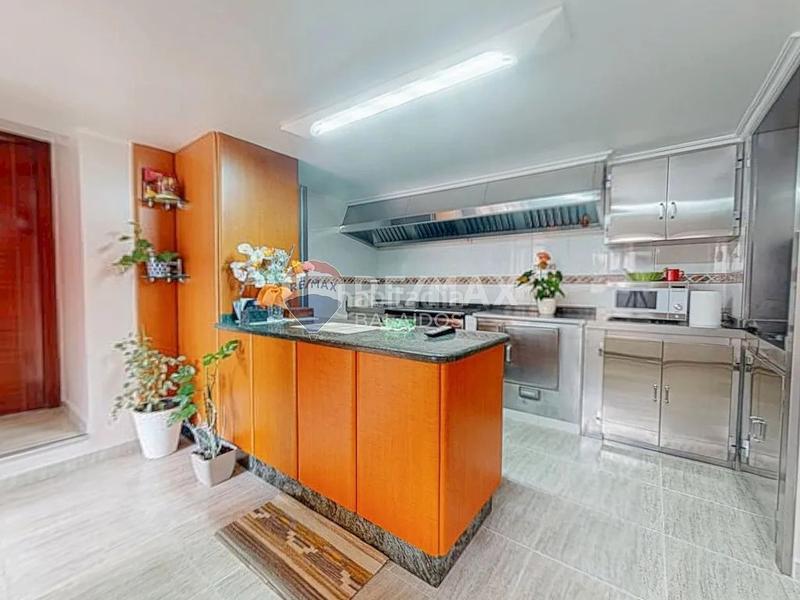 Foto aebff46c-7c0c-471a-948c-0a0e118e9b98. Casa a schiera con riscaldamento parcheggio in Sardoma - Castrelos Vigo