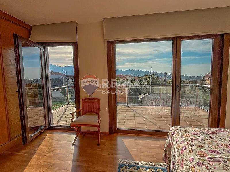 Foto 782a01e6-b94e-4f89-8a46-aed519b07882. Chalet with heating parking pool in Valadares - Beade Vigo