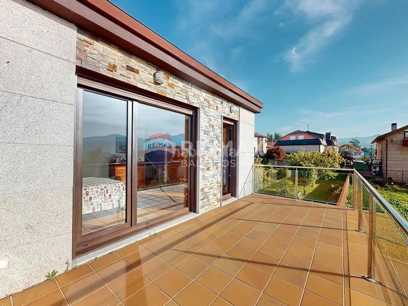 Foto 41045969-533f-4c30-8e04-baba092792eb. Chalet con riscaldamento parcheggio piscina in Valadares - Beade Vigo