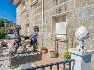 Chalet en Ponteareas. ?? casa adaptada para persona con movilidad reducida.