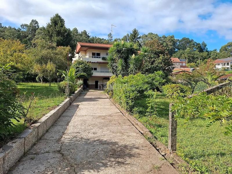 Foto 4f729629-0058-4ab3-bd28-bb01d9939c5b. Casa aparellada amb aparcament a Valadares - Beade Vigo
