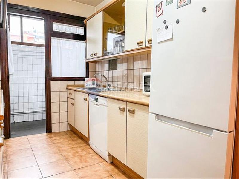 Foto 8cb22942-9d0f-48cc-98fa-85fabca5be79. Flat with heating parking in Camelias - Pi y Margall Vigo