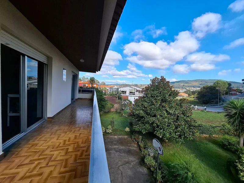 Foto 8fb041bf-8a53-4949-9974-c9109e28eb1a. Semi detached house with heating parking in Valadares - Beade Vigo