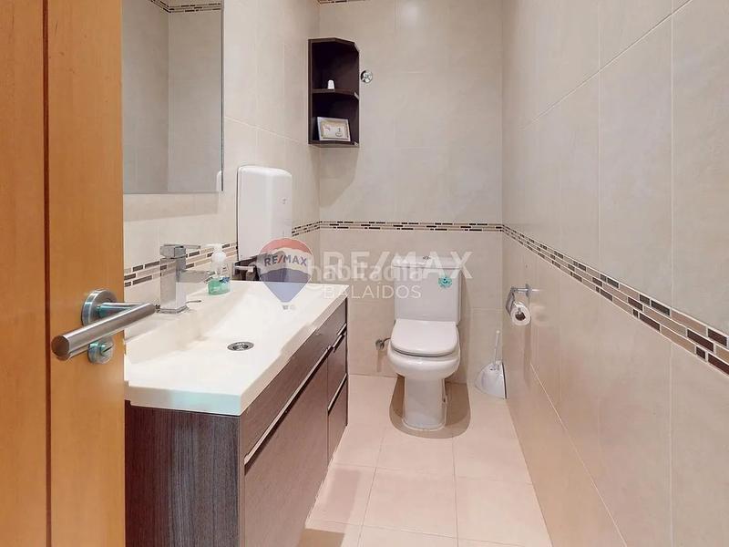 Foto eecb356a-d43b-40c6-9cf3-0a6d31e12407. Business premise with heating in Comesaña - Matamá Vigo