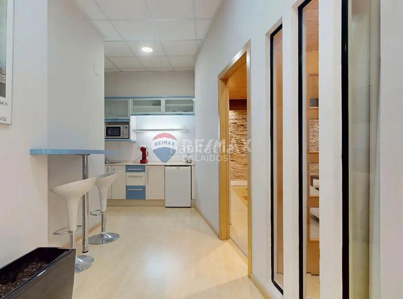 Foto b4a6bffb-e9ec-402d-9990-efc91498ff00. Local comercial en Comesaña - Matamá Vigo