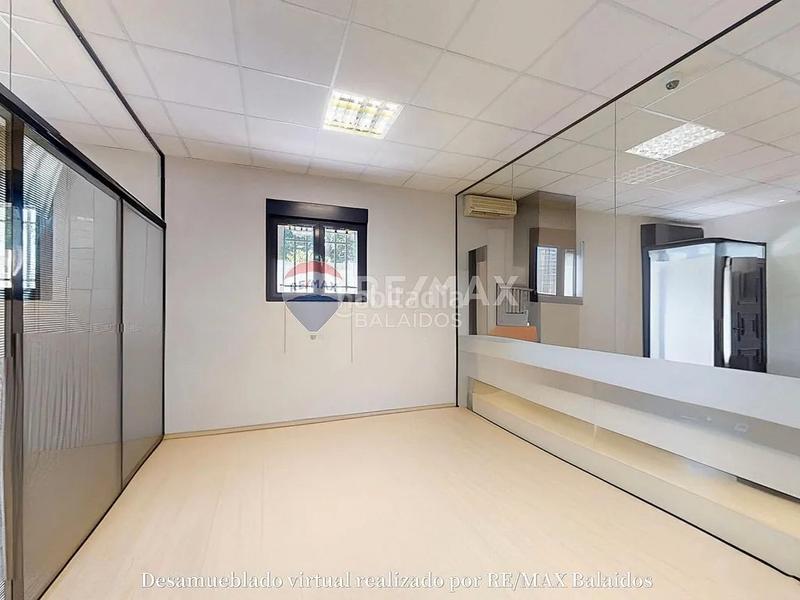 Foto 7c79673e-e148-4075-bb9d-152f2e65104d. Local commercial avec chauffage dans Comesaña - Matamá Vigo