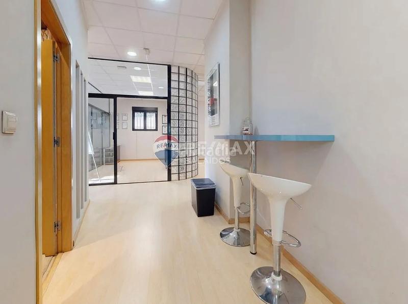 Foto ef34f47c-6c80-4dd9-85dc-3a90f431bb37. Local commercial avec chauffage dans Comesaña - Matamá Vigo