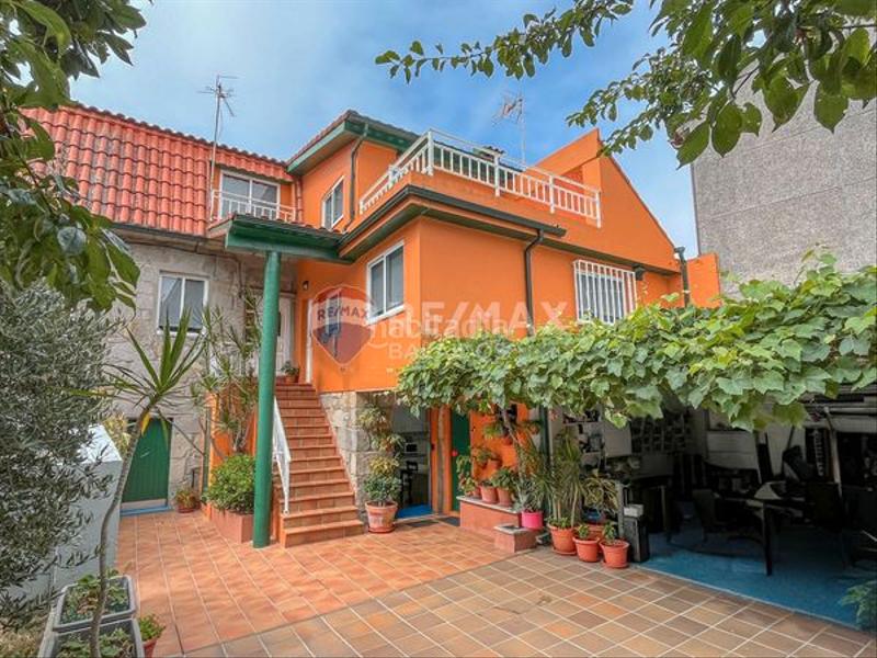 Foto be59dd47-b22a-42d3-af72-3d74c5403c15. Maison jumelée avec chauffage parking dans Sardoma - Castrelos Vigo