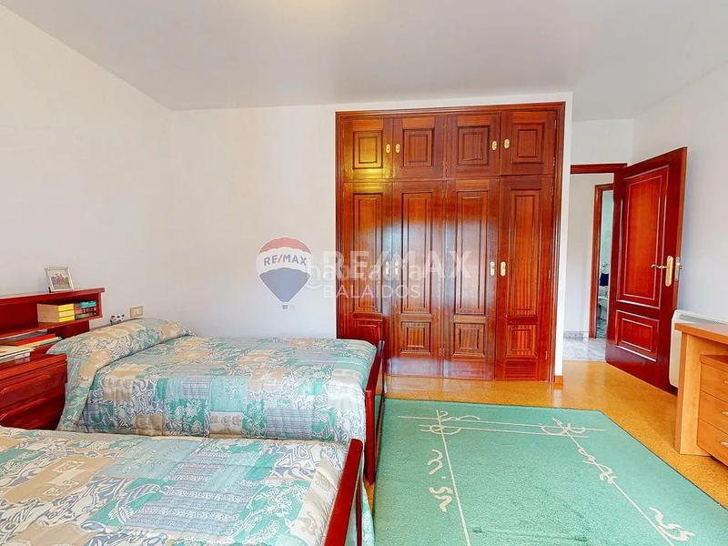 Foto aa487339-33f9-41c4-906c-6c967c110f10. Semi detached house with heating parking in Sardoma - Castrelos Vigo