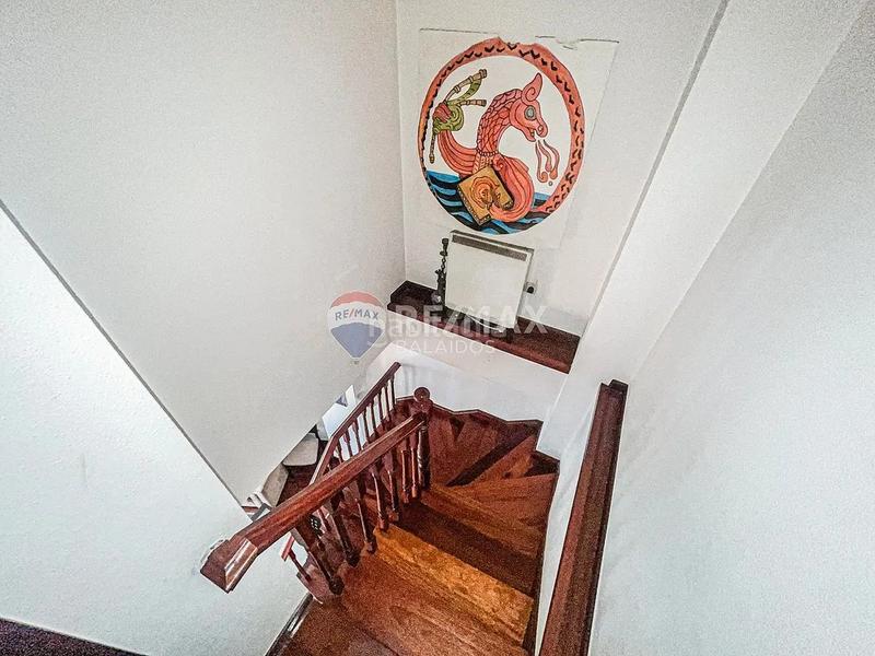 Foto f474d23c-2a6d-4ae1-b18f-657ae609082b. Appartamento con riscaldamento parcheggio in Casco Vello Vigo