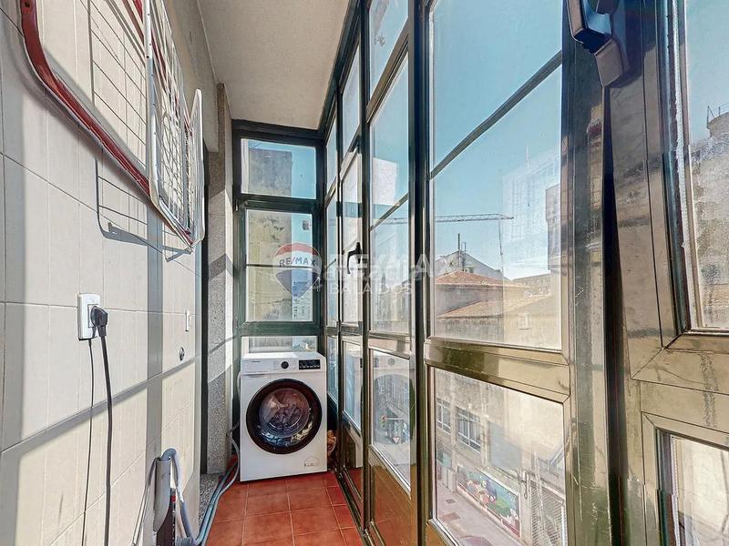 Foto f8369528-6f15-40cb-a261-e080ab893203. Flat with heating parking in Casco Vello Vigo