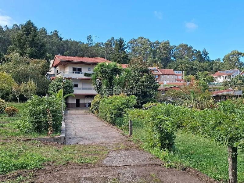 Foto 4053e834-d8a1-4d37-bb4a-92780c622626. House with parking in Valadares - Beade Vigo