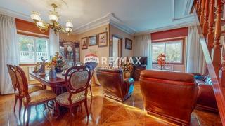 Casa  Lugar entreeidos. Casa con ascensor ..acceso para persona con movilidad reducida