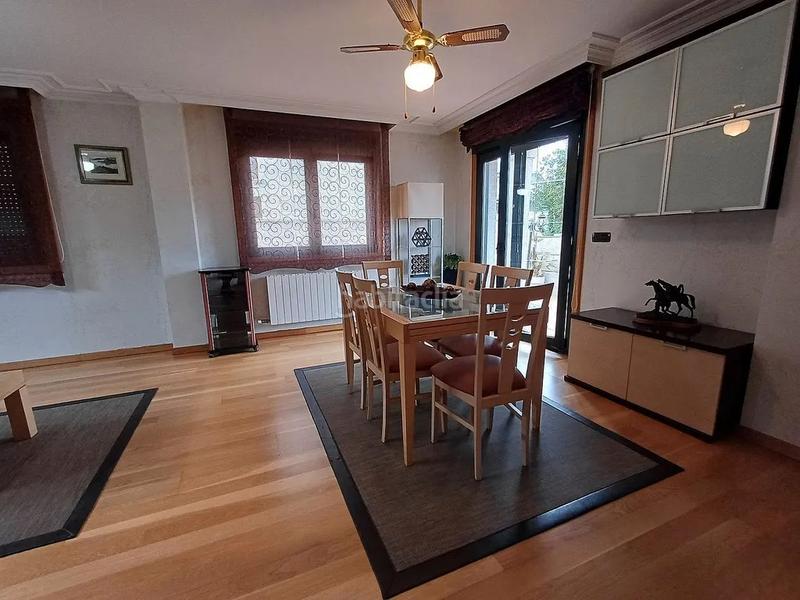 Foto a98a7148-110e-4cfe-8ce4-5d3470557a10. Chalet con riscaldamento parcheggio in Alcabre Vigo