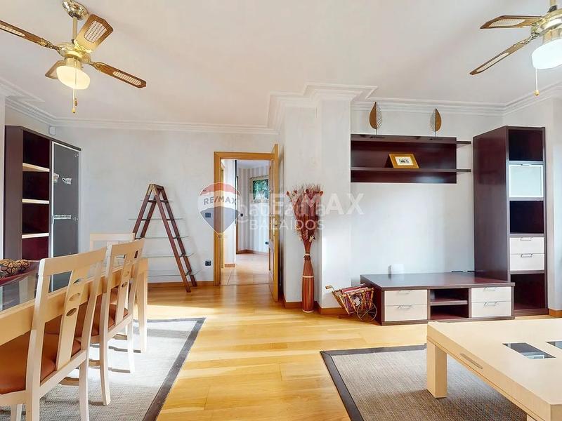 Foto c6db9dd5-cc42-4b50-bd58-49f54617793f. Chalet con riscaldamento parcheggio in Alcabre Vigo