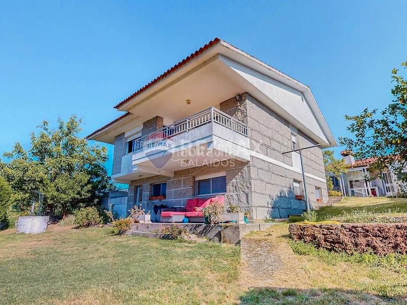 Foto ddedfcc2-8f89-4f6d-bd05-bc247490bb47. Chalet con riscaldamento parcheggio in San Pedro da Ramallosa Nigrán