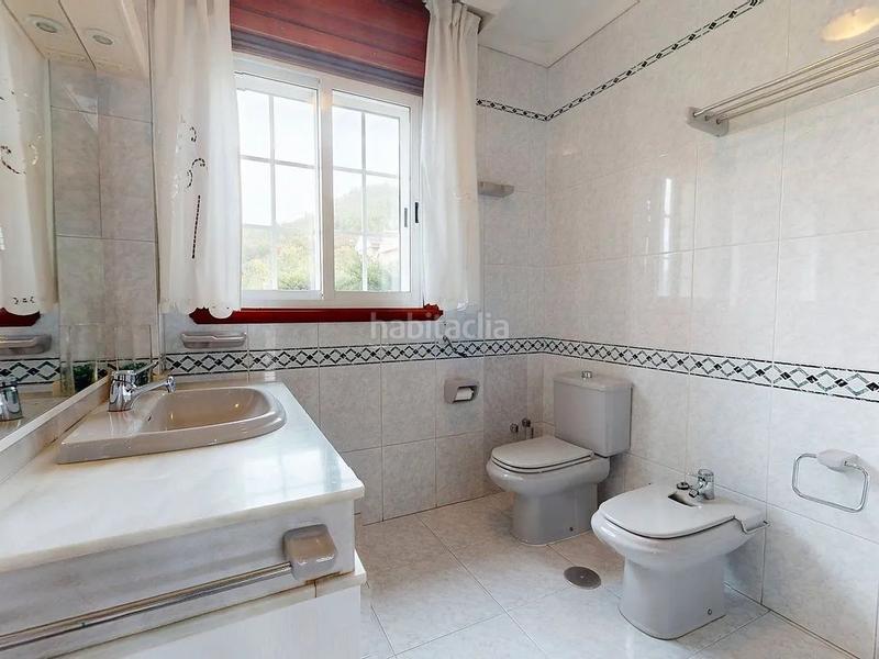 Foto 0891db67-e4be-48bf-90ab-a8840f380113. Chalet avec chauffage parking piscine dans Porriño (O)