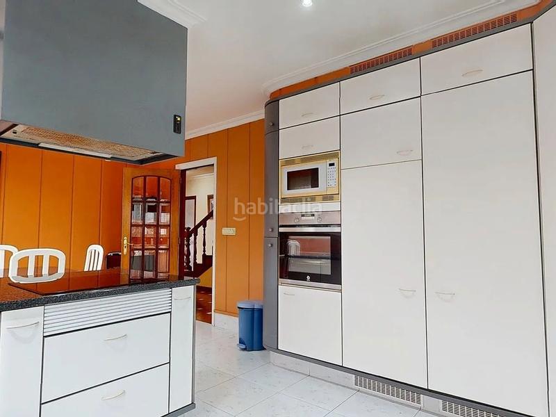 Foto 8f82575c-839f-4d5a-a91a-3b4028b69241. Chalet avec chauffage parking piscine dans Porriño (O)