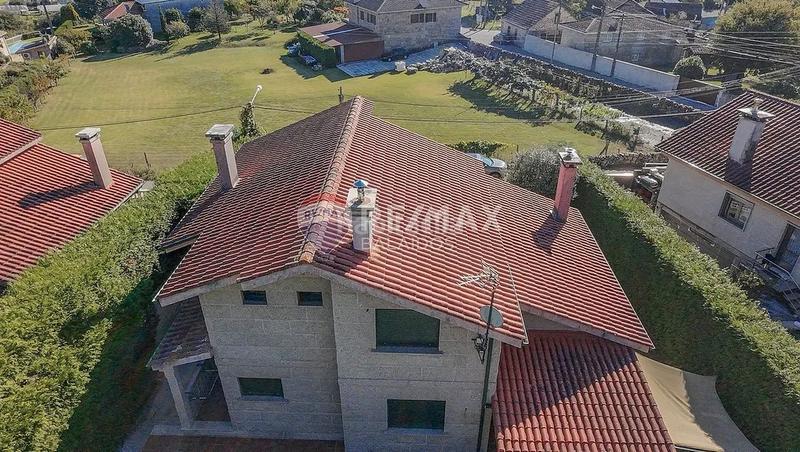 Foto 07159b4b-8db9-4096-aca9-2c500604d81e. Xalet amb calefacció aparcament piscina a Tui