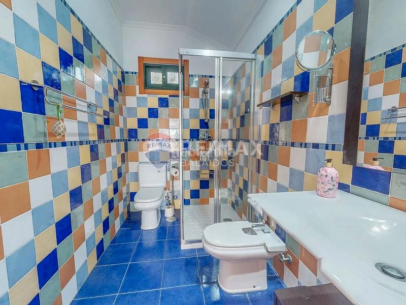 Foto bfa16203-30c9-4925-9d5c-41d1380ff589. Xalet amb calefacció aparcament piscina a Tui