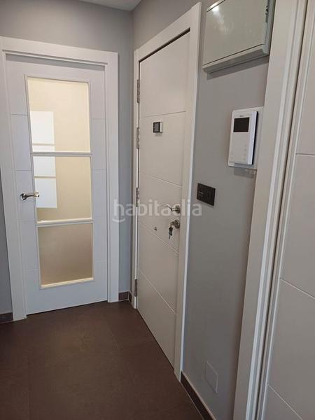 Foto 5b98a7b6-5982-451d-a38b-0d8f1d70e996. Piso en Berbés - Peritos Vigo