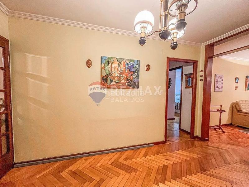 Foto c0c1aad3-461f-439f-a670-9884b442e85b. Pis a praza de isabel a católica 2 a Plaza España - Corte Inglés Vigo