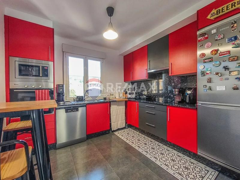 Foto a894da91-67dd-4675-afbf-4ac35ca7a795. Casa con riscaldamento parcheggio in Valadares - Beade Vigo