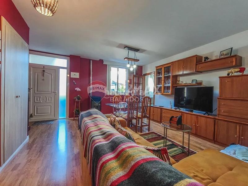 Foto f2e8d8ac-f282-48c6-a17f-bddb27f070b4. Casa con riscaldamento parcheggio in Valadares - Beade Vigo