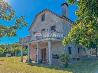 Casa  Lugar o correlo. A tan solo 25 minutos de vigo y 3km de ponteareas.