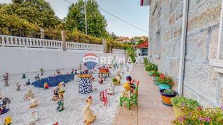 Chalet in Lugar entreeidos 3. Casa con ascensor ..ideal para persona con movilidad reducida