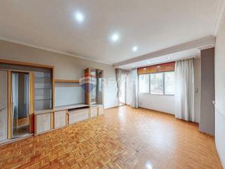 Appartement  Rúa do pintor laxeiro 57. Para entrar a vivir con amplio balcón