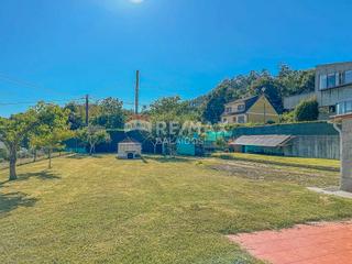 Maison à Lugar o correlo 20. Casa situada a tan solo 25 minutos de vigo y 3km de ponteareas.