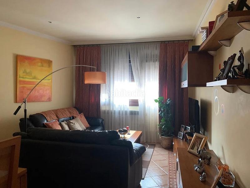 Foto 36db9c40-74b7-44a0-891c-1eda1bce19fe. Maison jumelée avec chauffage dans Guarda (A)