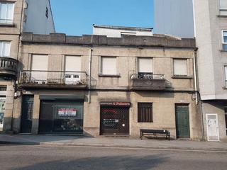 Maison  Avenida de ramón nieto. .oportunidad ..dos casas independientes + dos locales...promotor