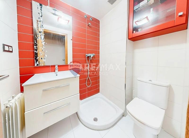 Foto 998f9414-e3c3-40d0-be04-3ad99875430d. Piccolo appartamento con riscaldamento parcheggio in Vigo