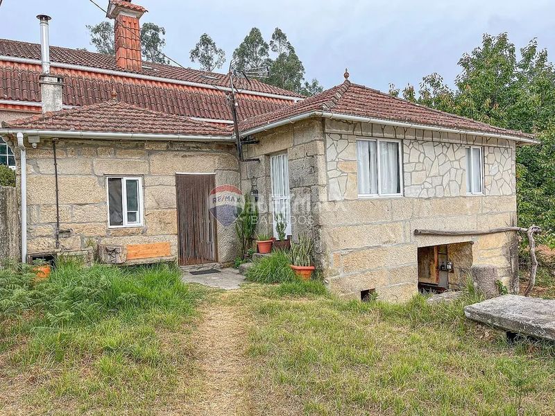 Foto 35b6b30e-0a3f-45d8-bb2a-bed3ccd43e94. Casa amb aparcament a Tui