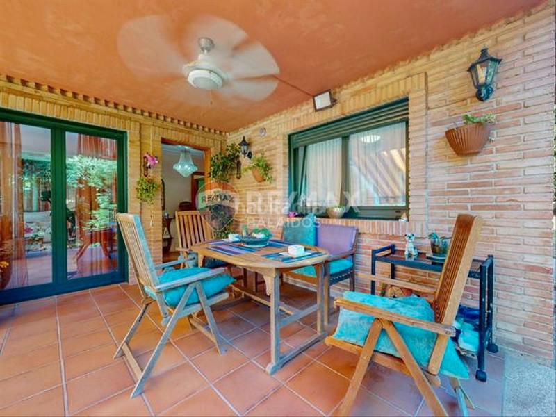 Foto 9416f427-7978-4e13-806f-87339c960861. Casa amb xemeneia calefacció aparcament piscina a Gondomar