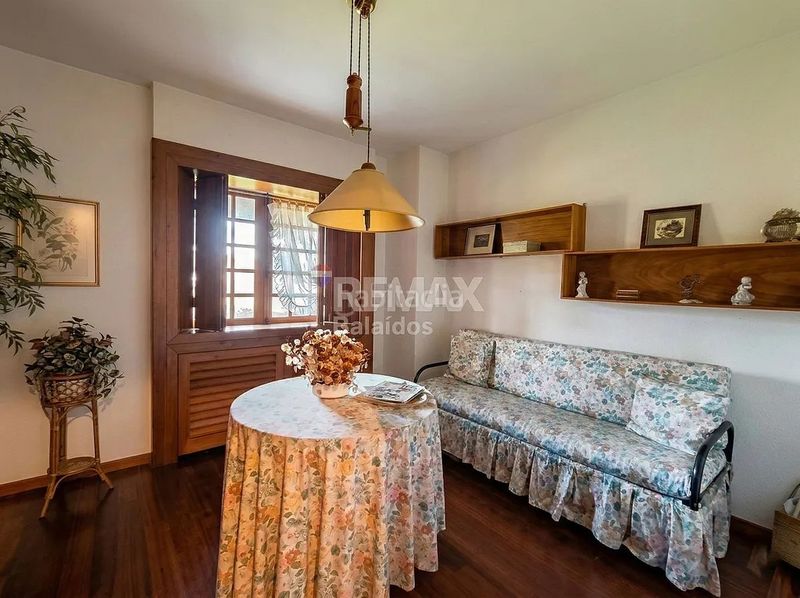 Foto 051e7573-3de7-4cd2-a536-51391ef451ae. Casa amb calefacció aparcament piscina a Tui